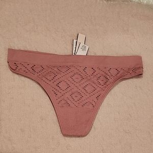 Victoria's Secret Laser Cut Thong in Soft Pink XS